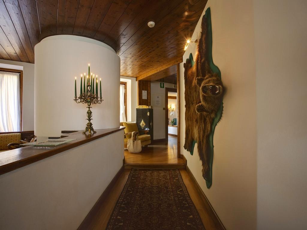 Hotel De La Poste Cortina dʼAmpezzo Dış mekan fotoğraf