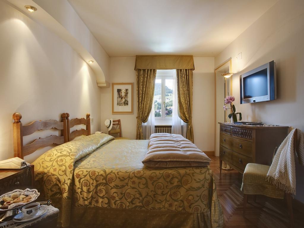 Hotel De La Poste Cortina dʼAmpezzo Dış mekan fotoğraf